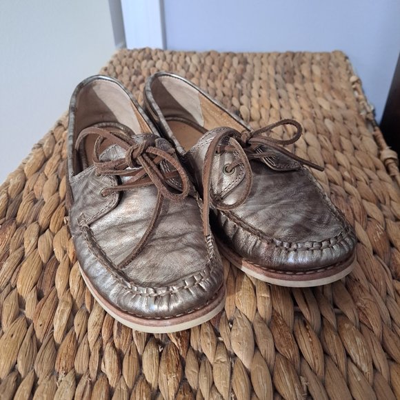 FRYE Leather gold boat shoes size 6.5 - Picture 12 of 12